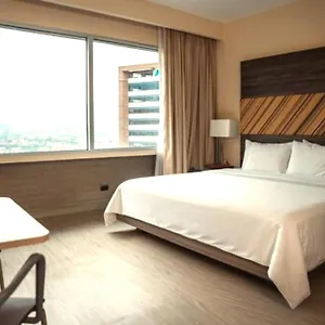 מלון V Grand Hotel, A Member Of Radisson Individuals, מדיין